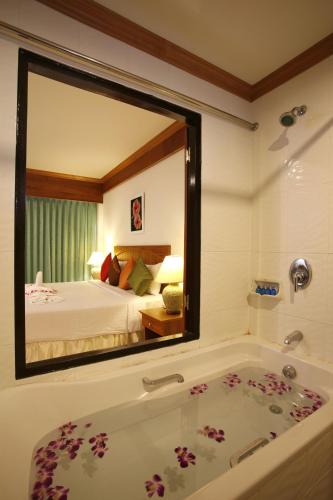 jiraporn hill resort