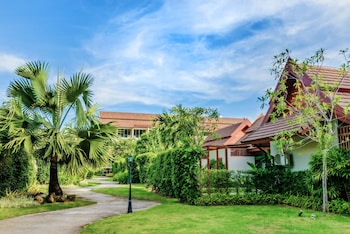 lesprit de naiyang beach resort