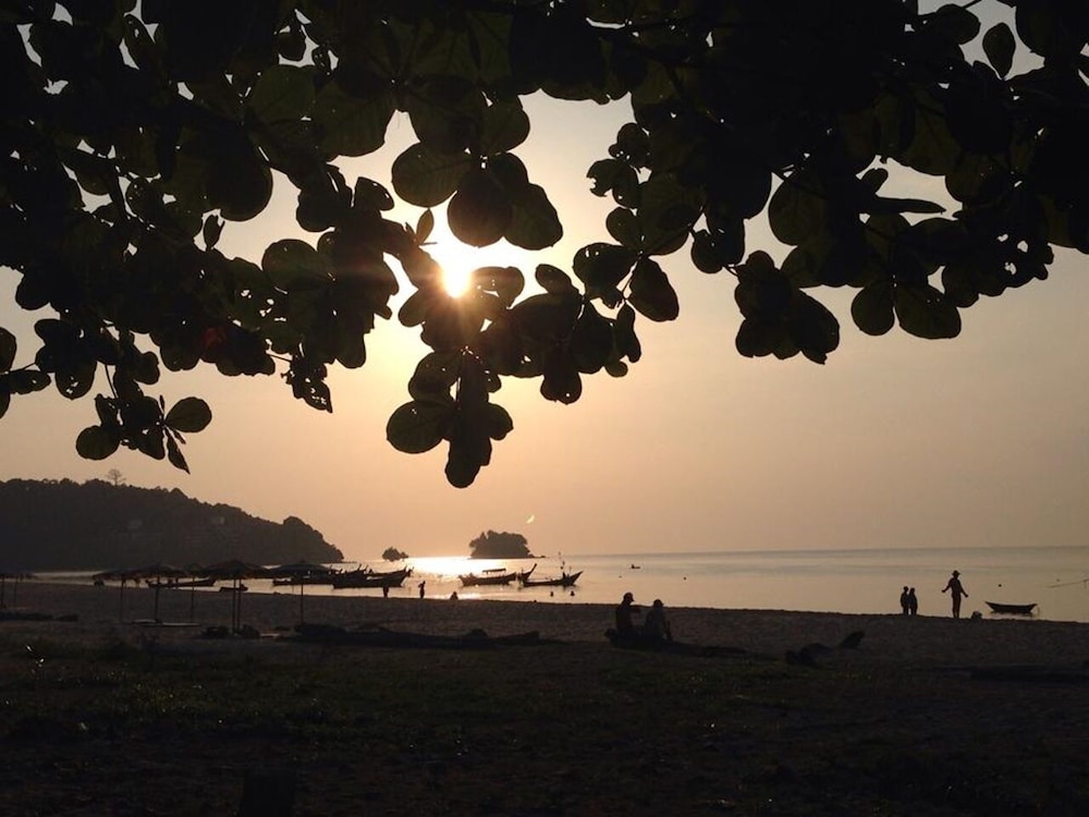 lesprit de naiyang beach resort