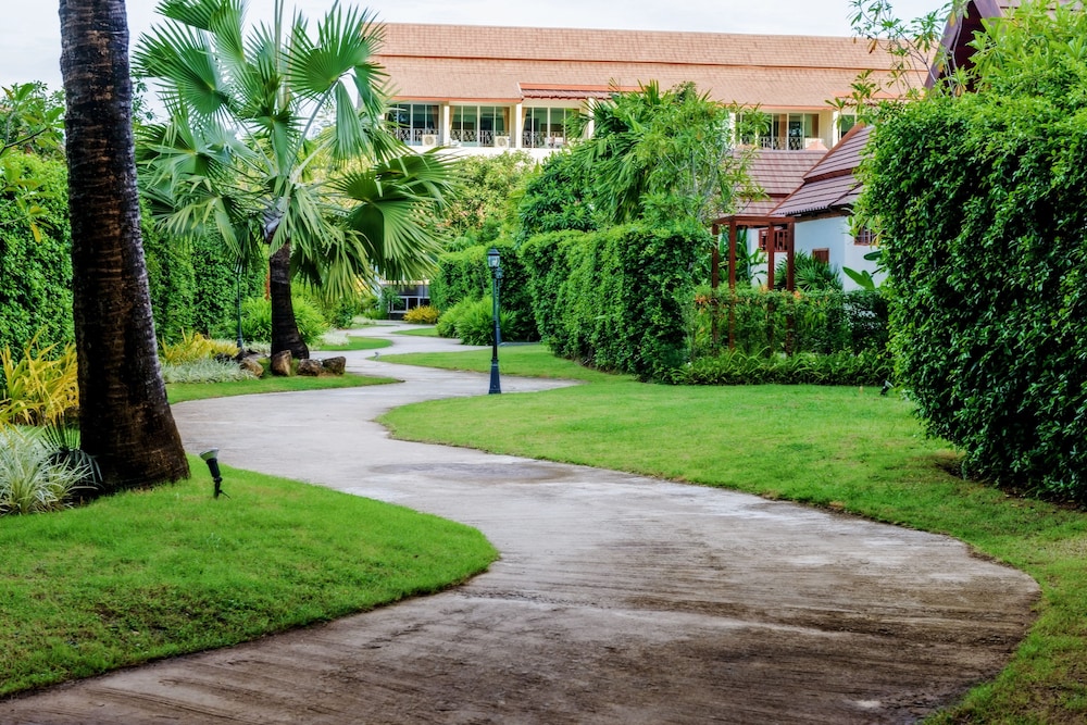 lesprit de naiyang beach resort