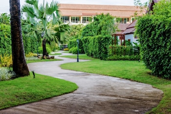 lesprit de naiyang beach resort