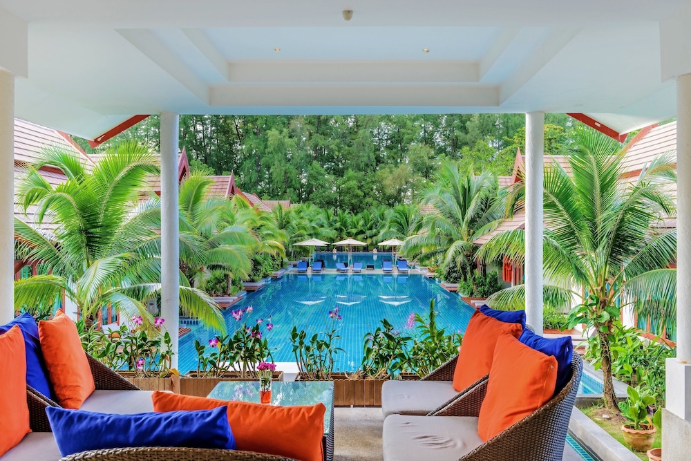 lesprit de naiyang beach resort
