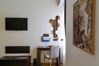 aiello rooms san babila
