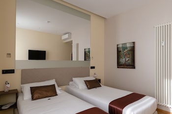 aiello rooms san babila