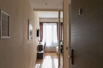 aiello rooms san babila