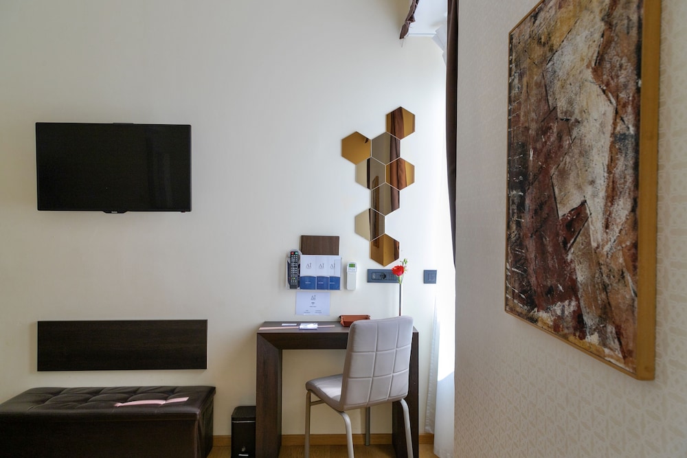 aiello rooms san babila