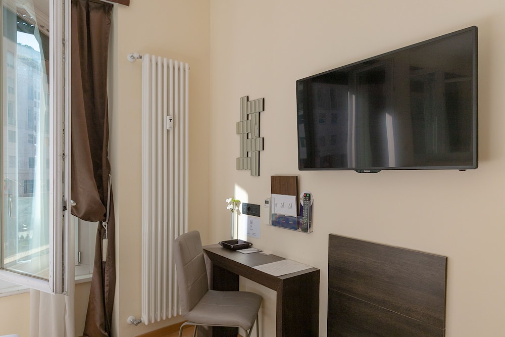 aiello rooms san babila