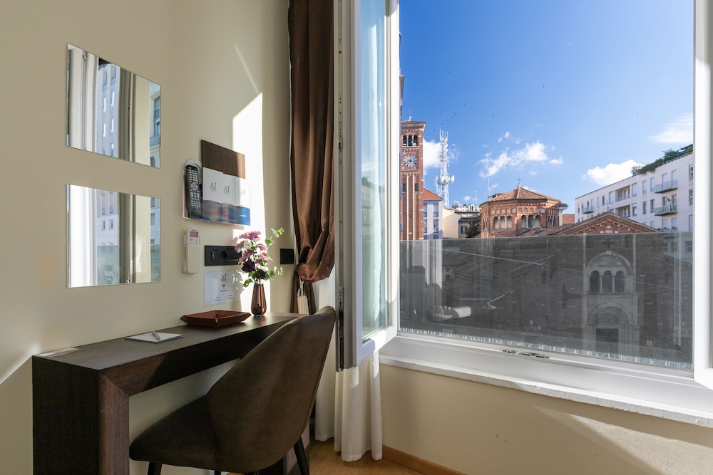 aiello rooms san babila