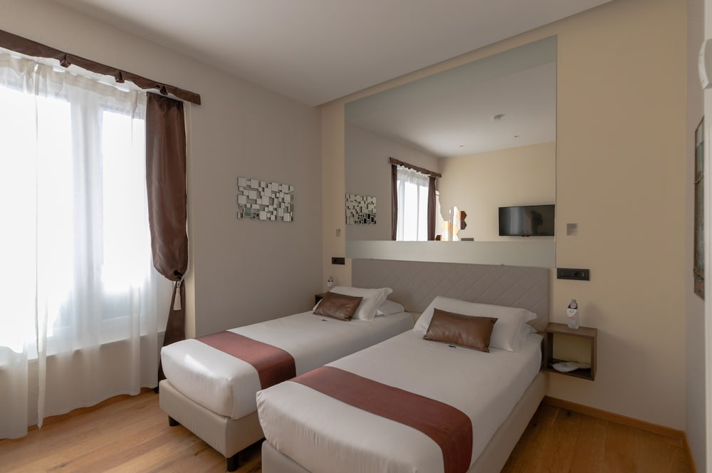 aiello rooms san babila