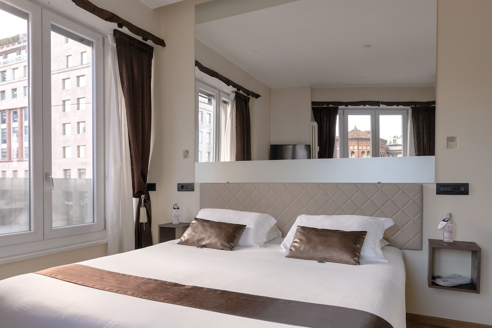 aiello rooms san babila