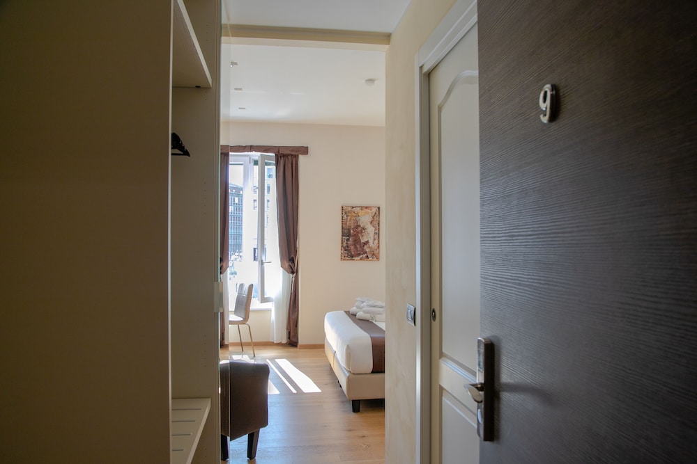 aiello rooms san babila