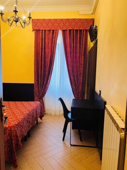 funny palace hostel