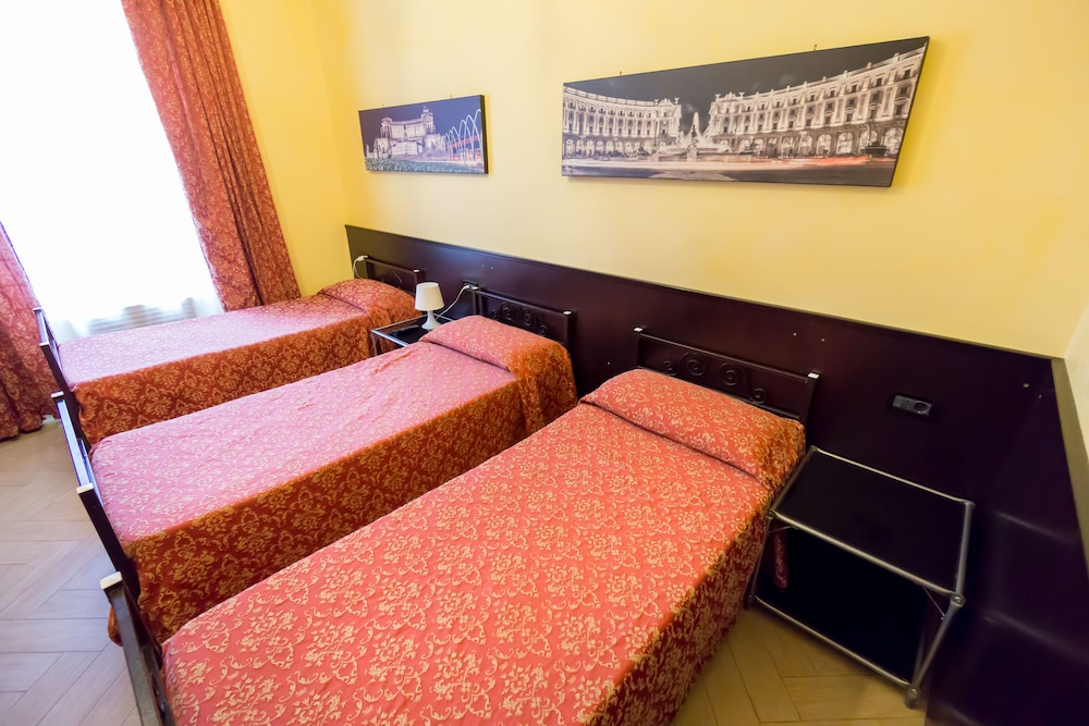 funny palace hostel