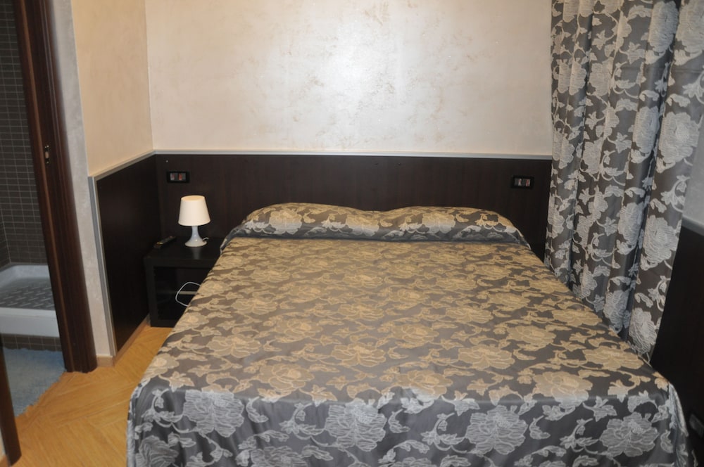 funny palace hostel