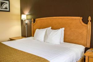 Quality Inn Hall Of Fame,Canton>>Akron,2.5 star