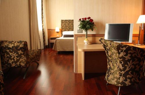 poli hotel