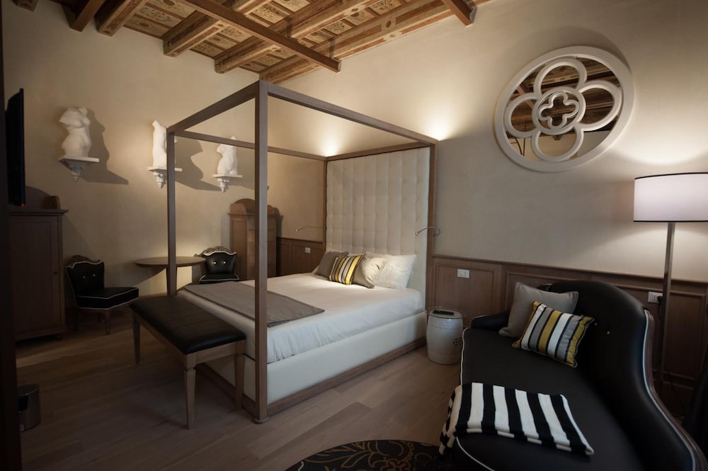 residenza bonifacio adults only