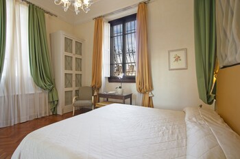 serristori palace residence