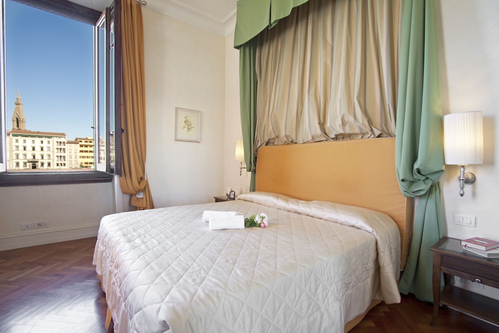 serristori palace residence