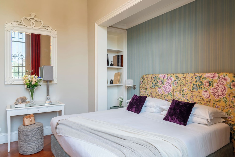 serristori palace residence