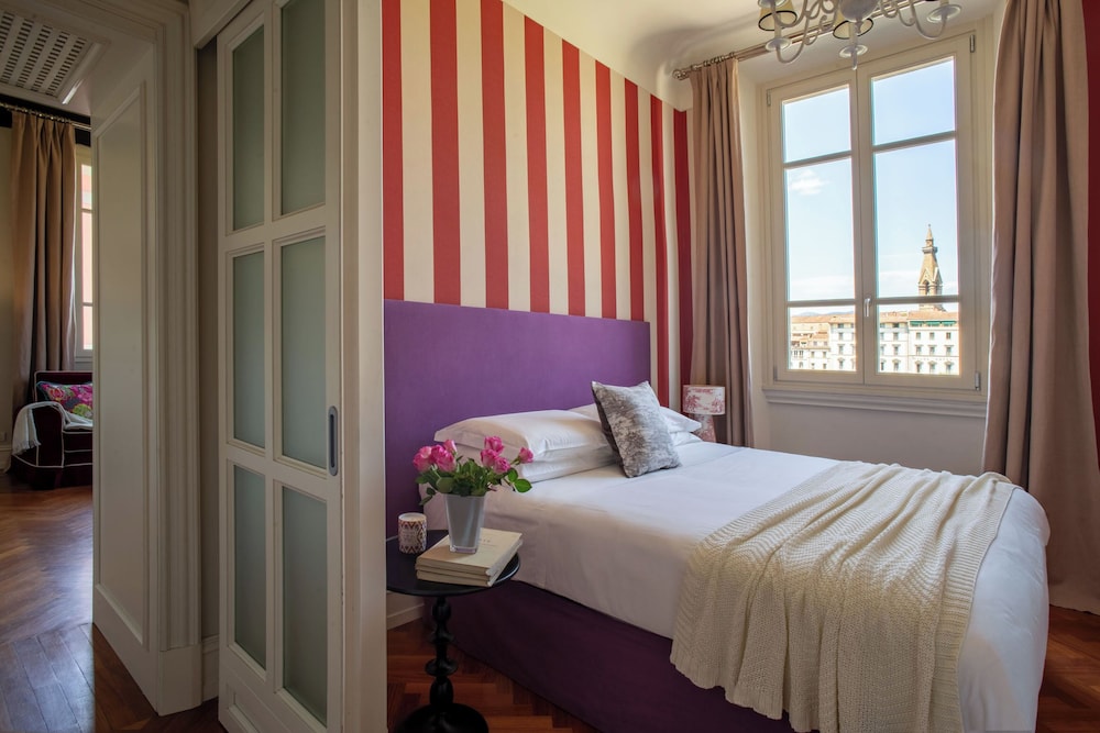 serristori palace residence