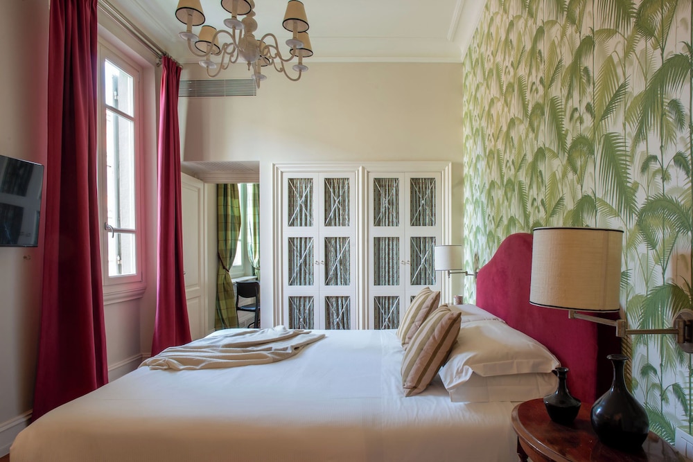 serristori palace residence