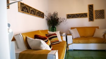 Antico Borgo San Francesco,Longi>>Catania,1 star