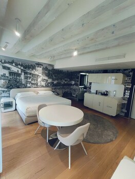 lords of verona luxury apartments