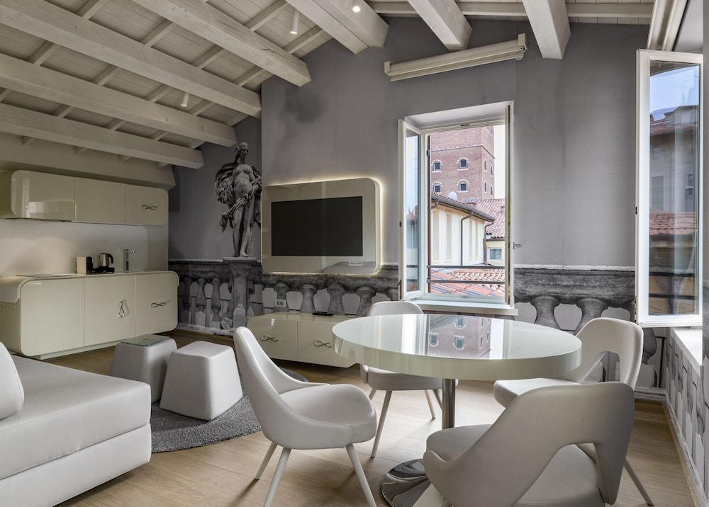 lords of verona luxury apartments