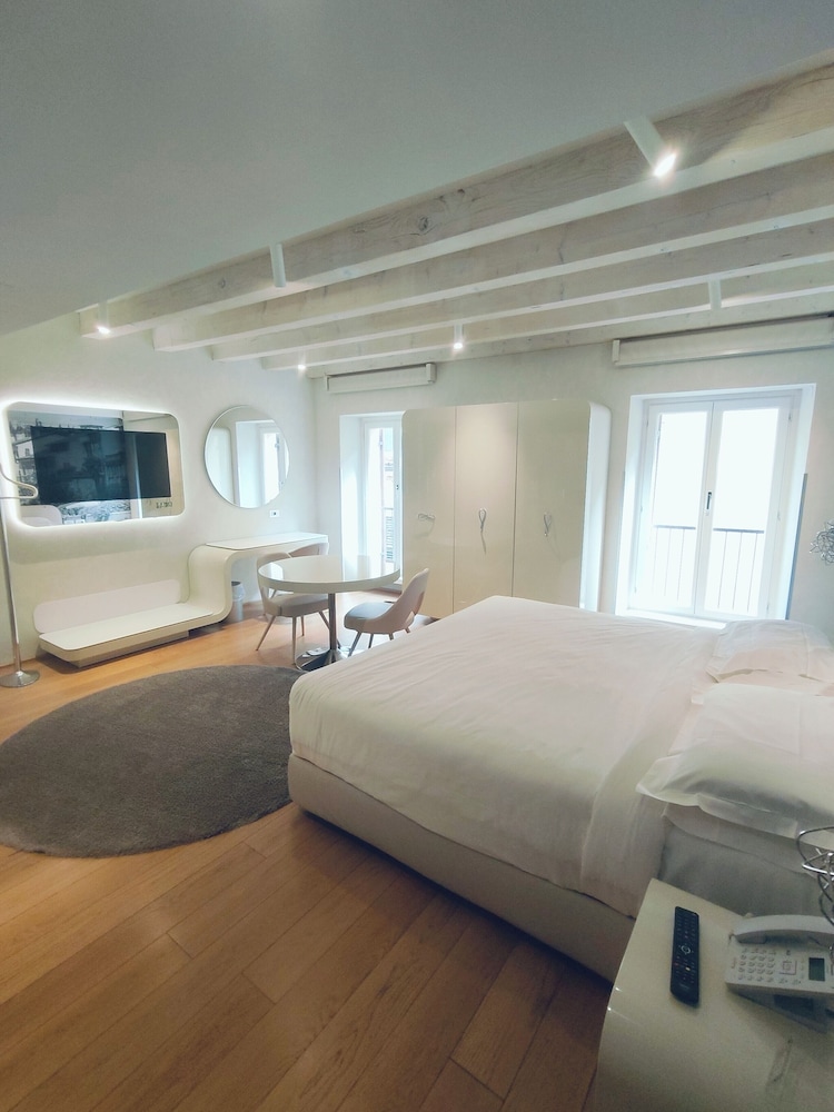lords of verona luxury apartments