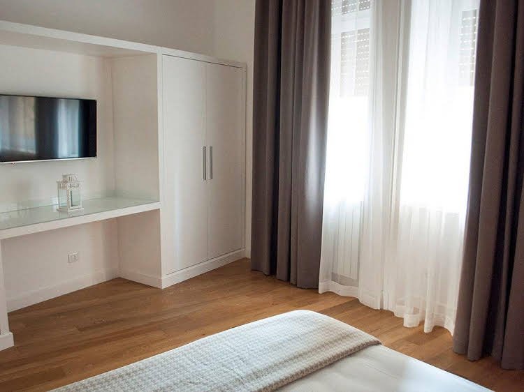 lhp suite napoli parco margherita