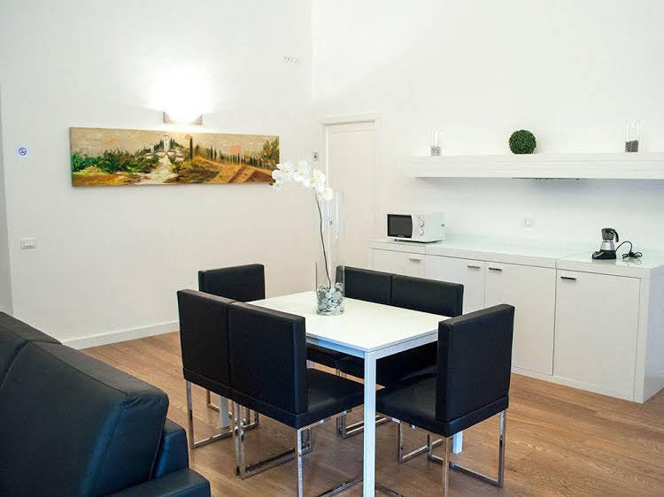 lhp suite napoli parco margherita