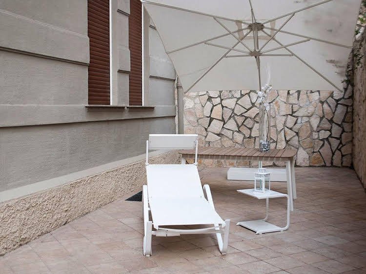 lhp suite napoli parco margherita