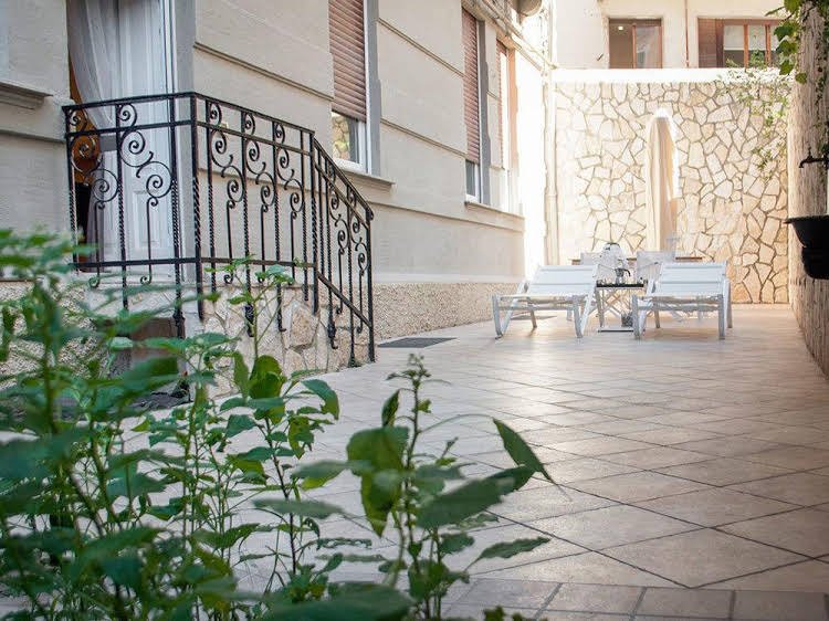 lhp suite napoli parco margherita