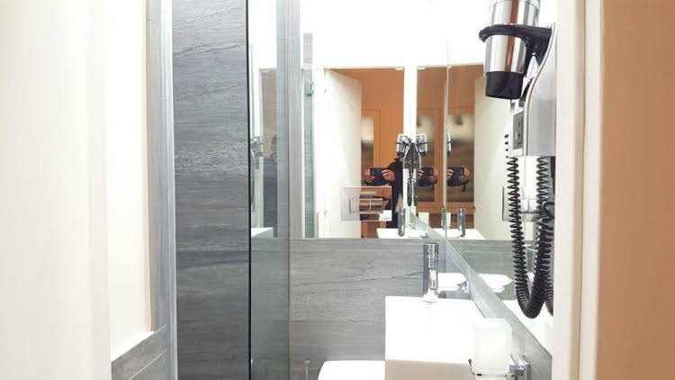 lhp suite napoli parco margherita