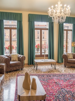 grand canal suites