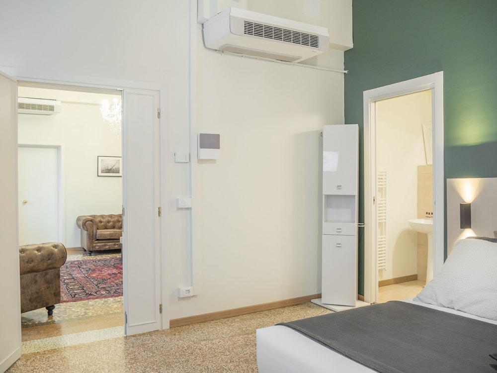 grand canal suites