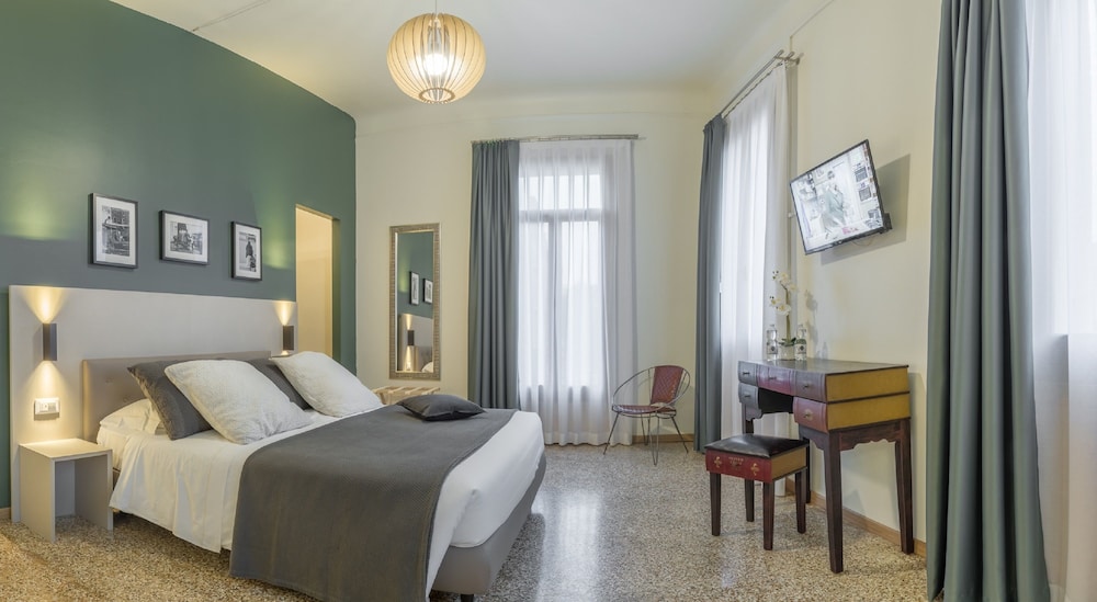 grand canal suites