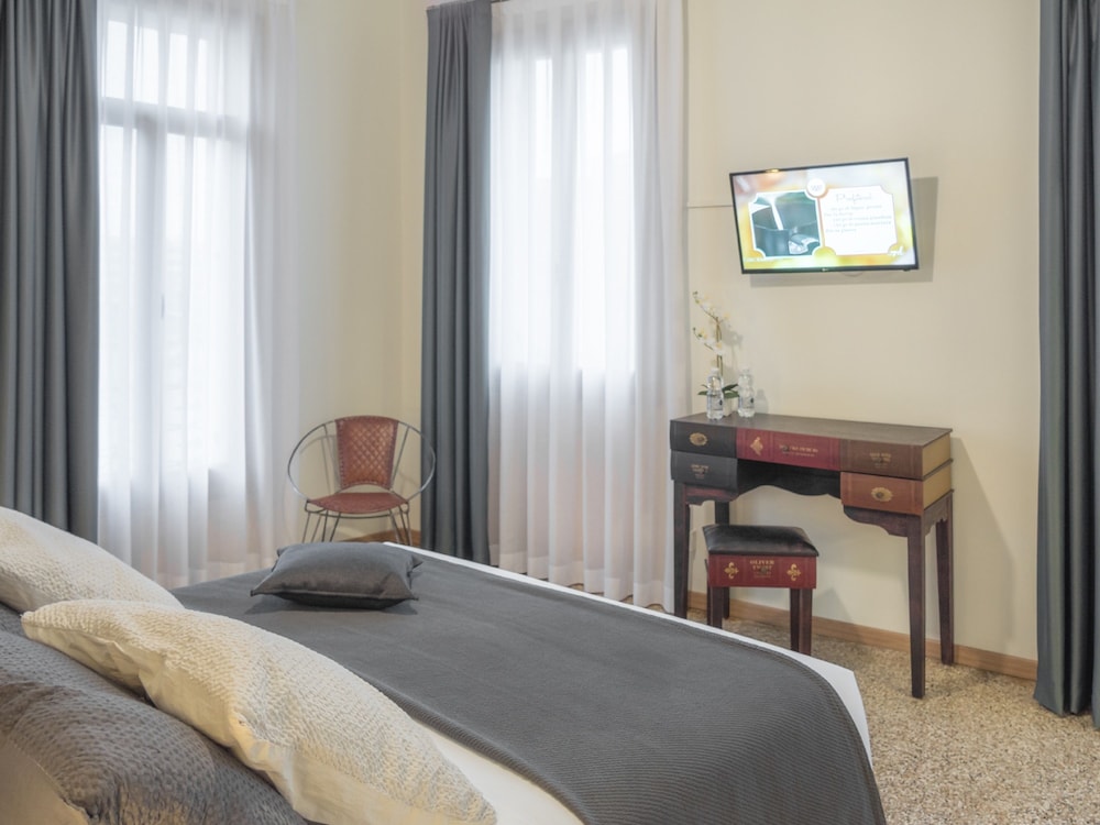 grand canal suites