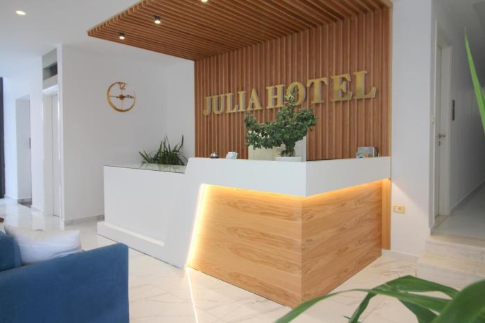 julia hotel