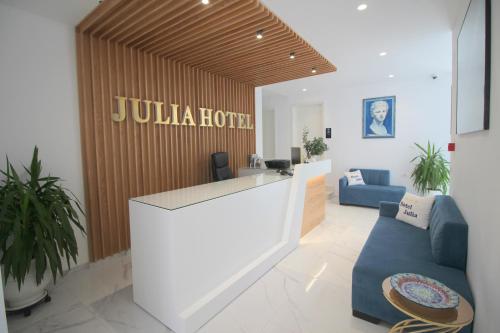 julia hotel