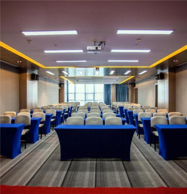 echarm hotel wuhan jiangxia zhongbai plaza