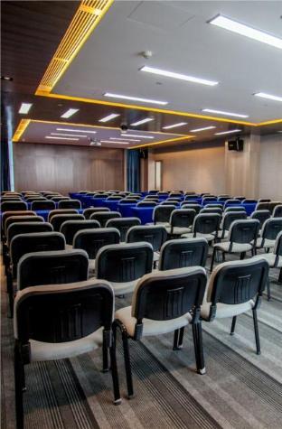 echarm hotel wuhan jiangxia zhongbai plaza