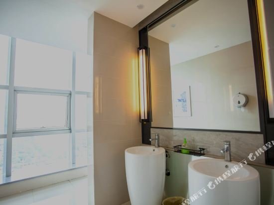 echarm hotel wuhan jiangxia zhongbai plaza