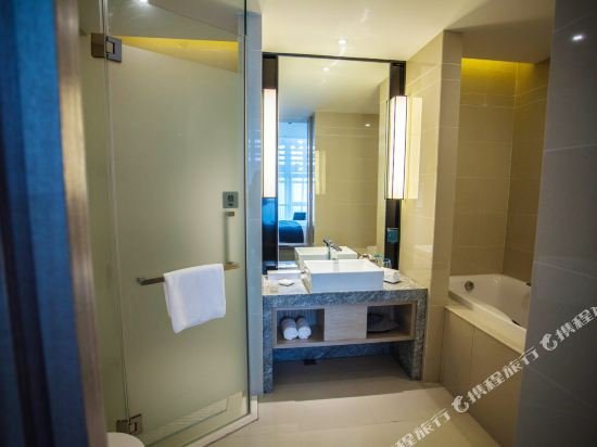 echarm hotel wuhan jiangxia zhongbai plaza
