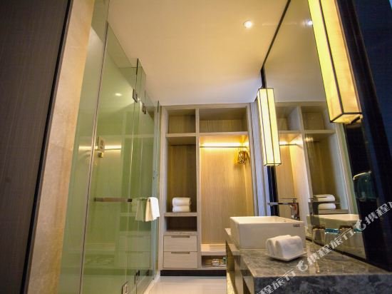echarm hotel wuhan jiangxia zhongbai plaza