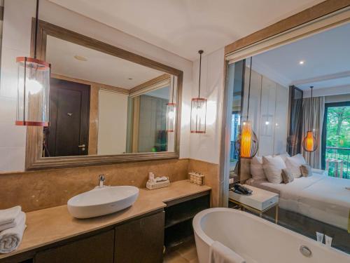 jambuluwuk oceano seminyak hotel