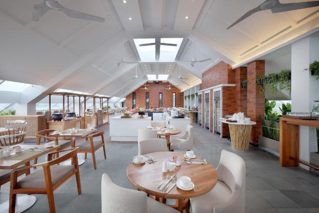 jambuluwuk oceano seminyak hotel