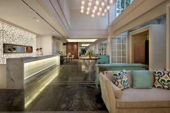 jambuluwuk oceano seminyak hotel