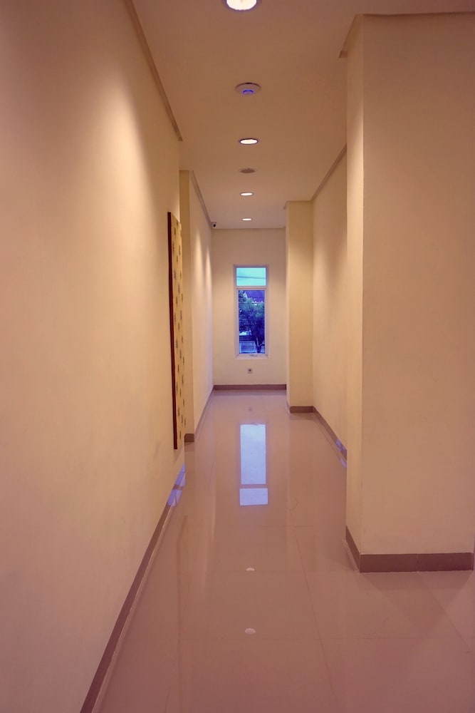 big fish hotel